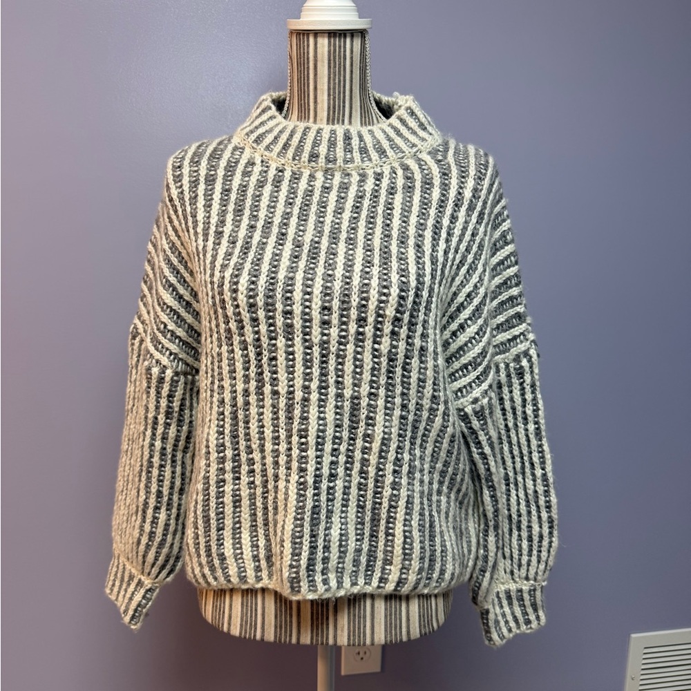 POL Gray and White Cowl Neck Sweater S - Picture 2 of 11
